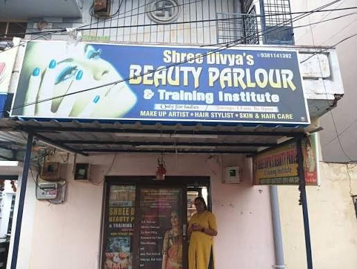 SREE DIVYA's BEAUTY PARLOUR
