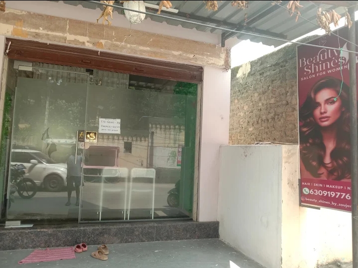 Beauty shines salon for Women