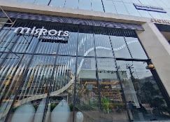 Mirrors Luxury Salons Kavuri Hills