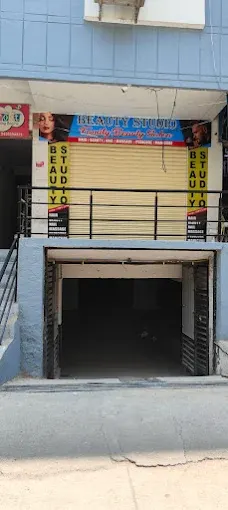Beauty studio unisex salon
