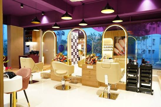 Color Makeover Studio - Unisex Salon